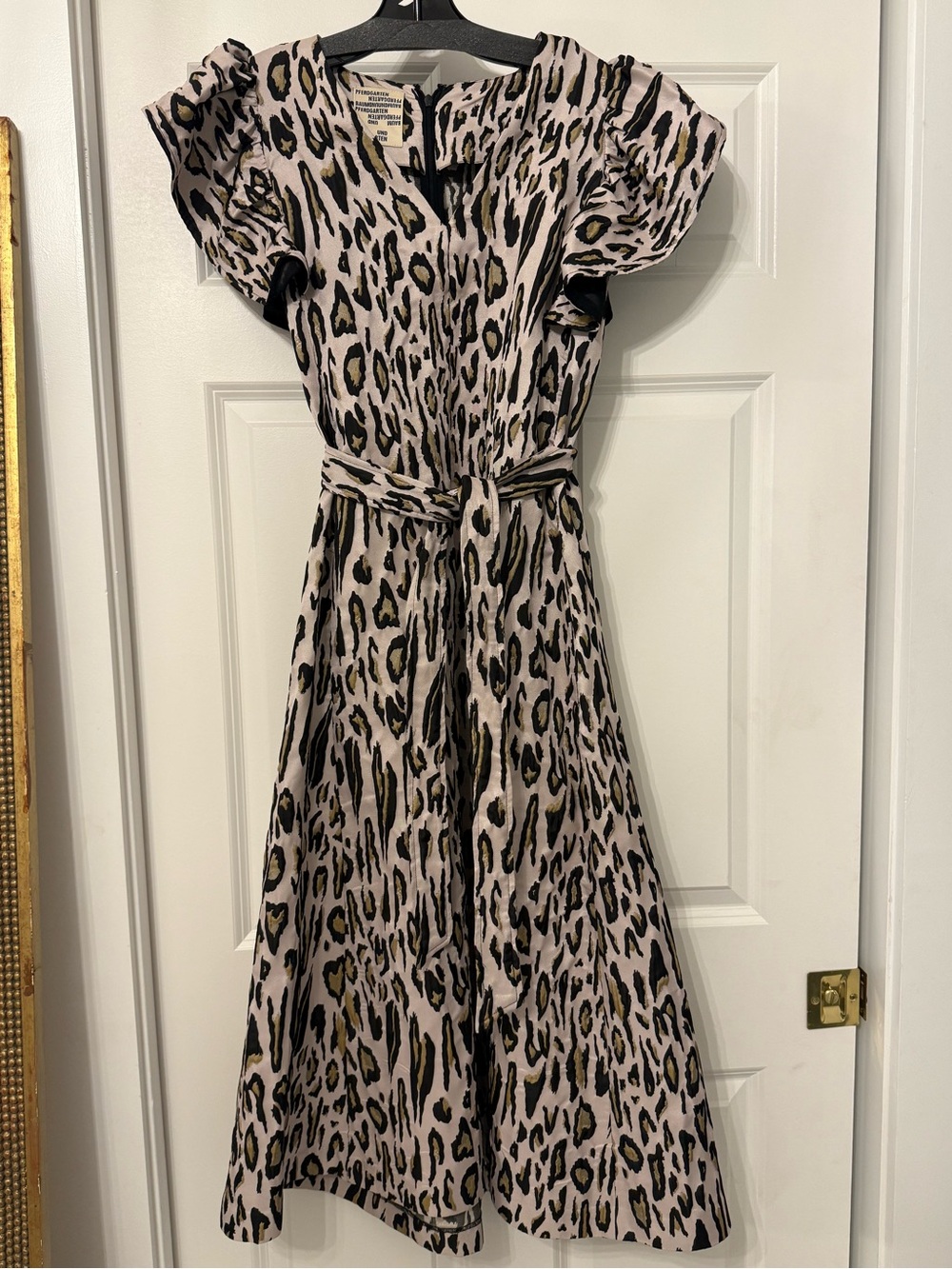 Baum und Pferdgarten Leopard Print Belted Flutter-Sleeve Midi Dress -Taupe/Black